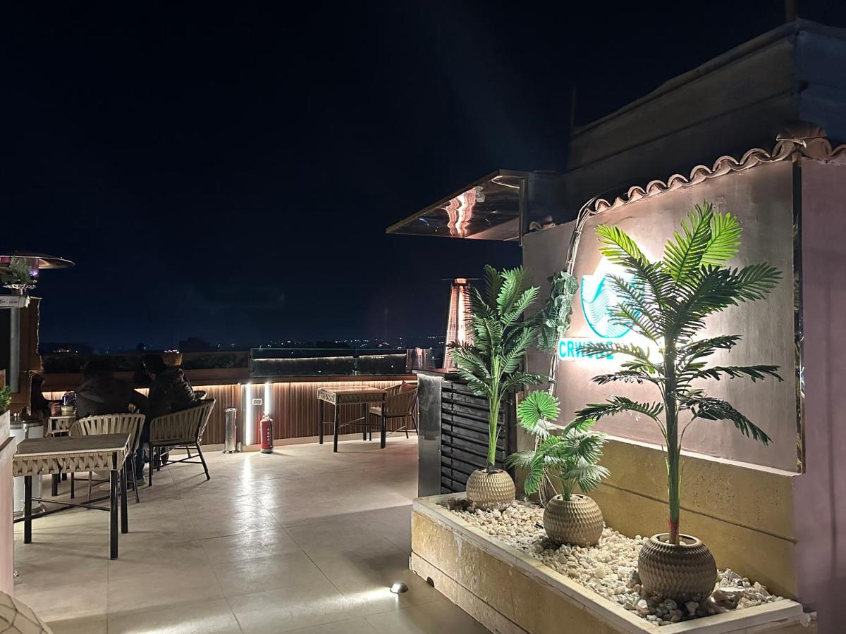 Crowne Pyramids view inn - Housity