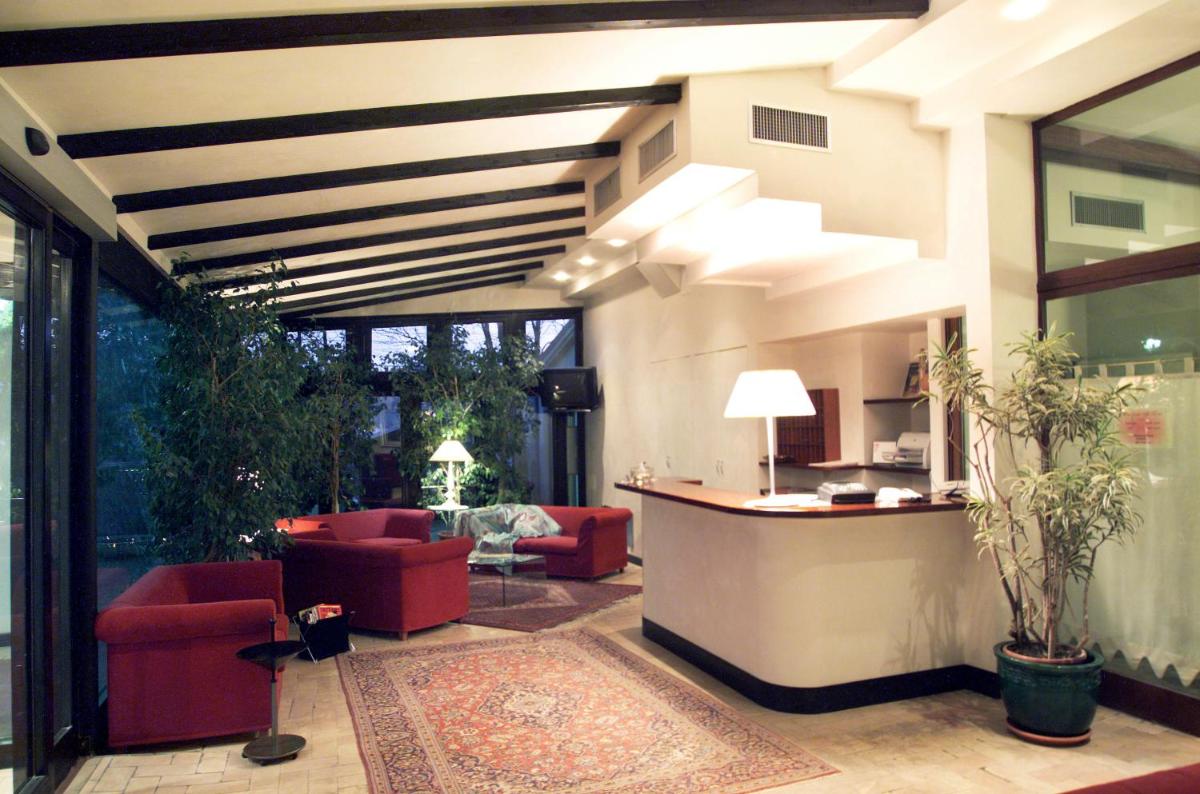 Hotel La Torre - Housity