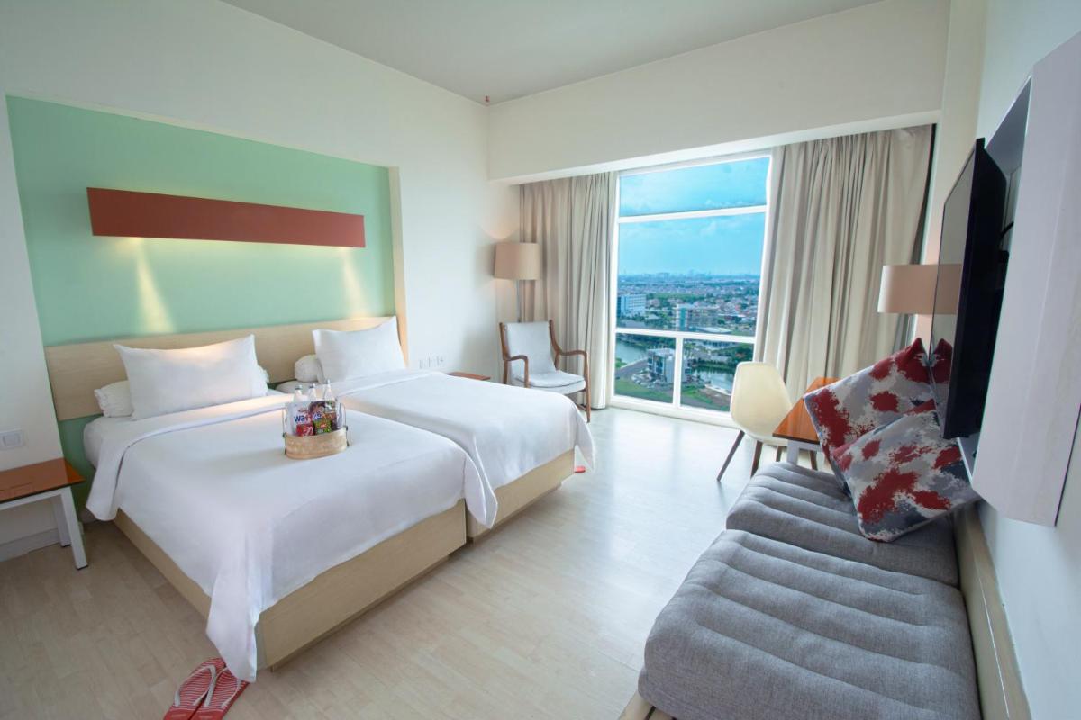 HARRIS Hotel & Conventions Bekasi - Housity