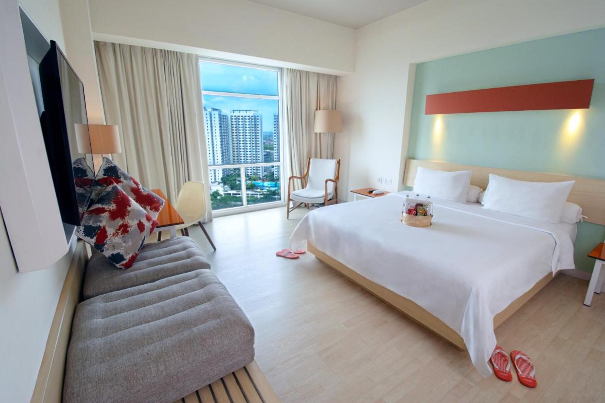 HARRIS Hotel & Conventions Bekasi - Housity