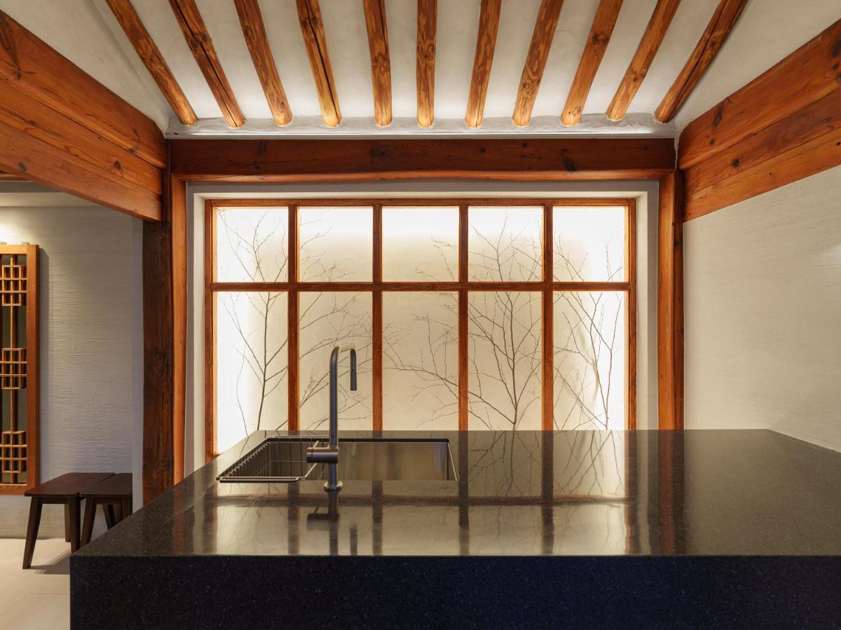 Bukchon Hanok - 'Yul Jae' The access code is sent by message - Housity
