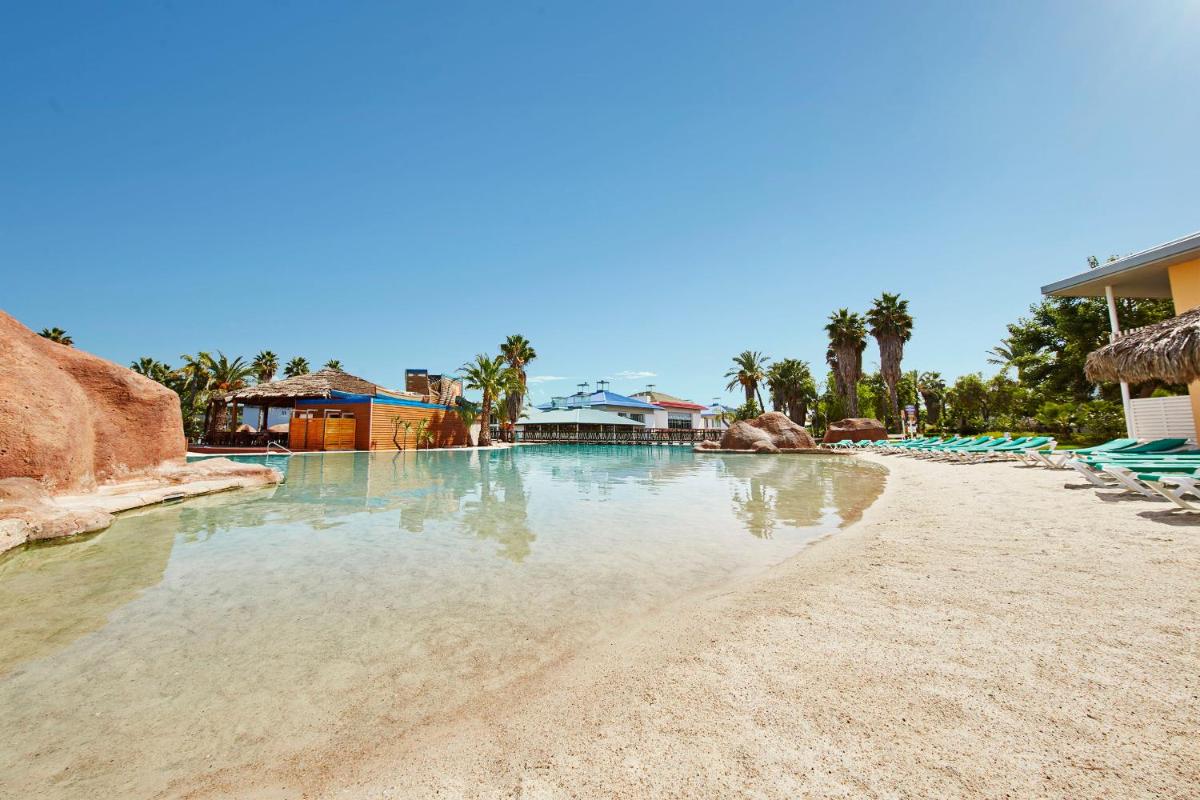 Piscina en o cerca de PortAventura Hotel Caribe - Includes unlimited access to PortAventura Park & 1 access to Ferrari Land