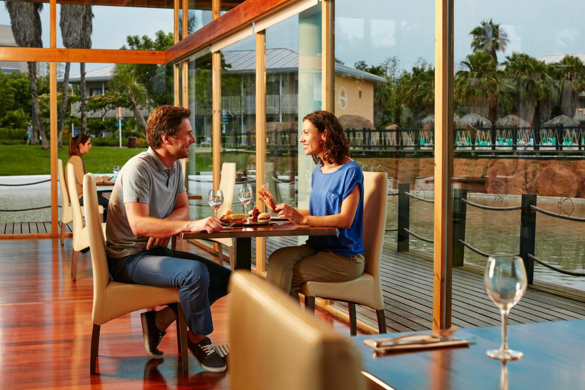 Clientes alojados en PortAventura Hotel Caribe - Includes unlimited access to PortAventura Park & 1 access to Ferrari Land