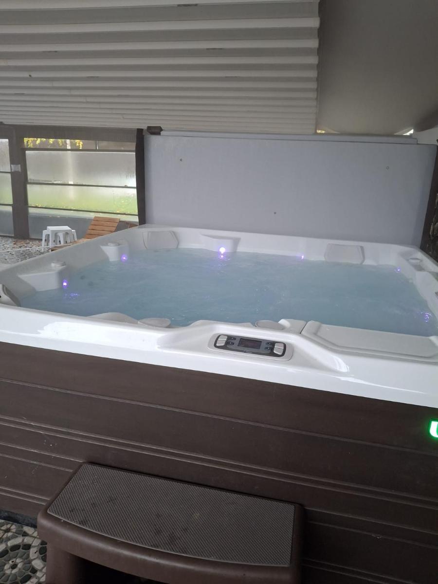 Vila Crinilor - Housity