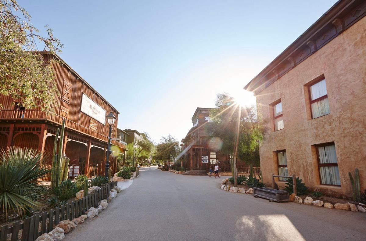 El barrio de los alrededores o un barrio cerca de este hotel