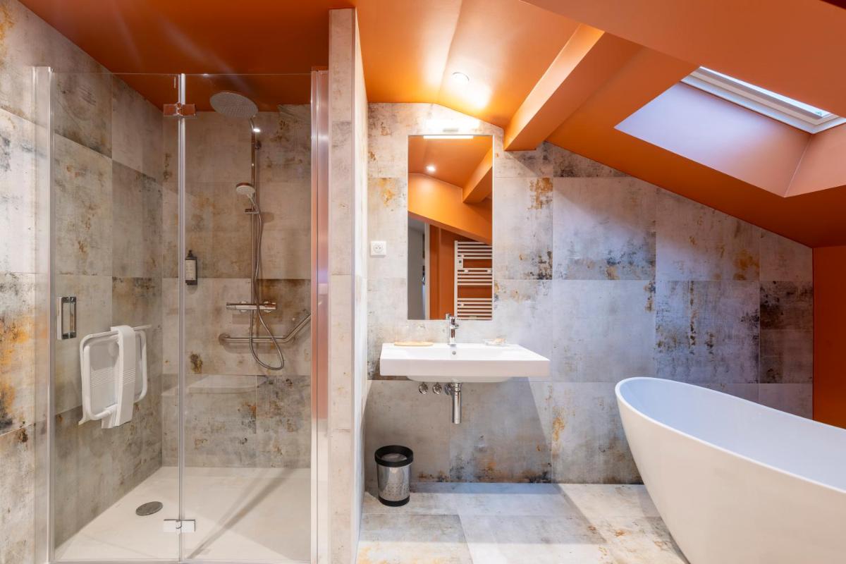 Salle de bains dans l'établissement Hotel Le Bois Joli