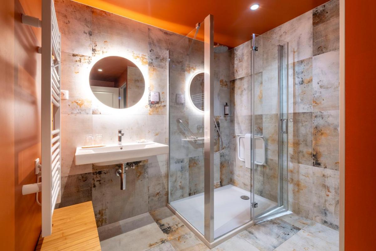 Salle de bains dans l'établissement Hotel Le Bois Joli