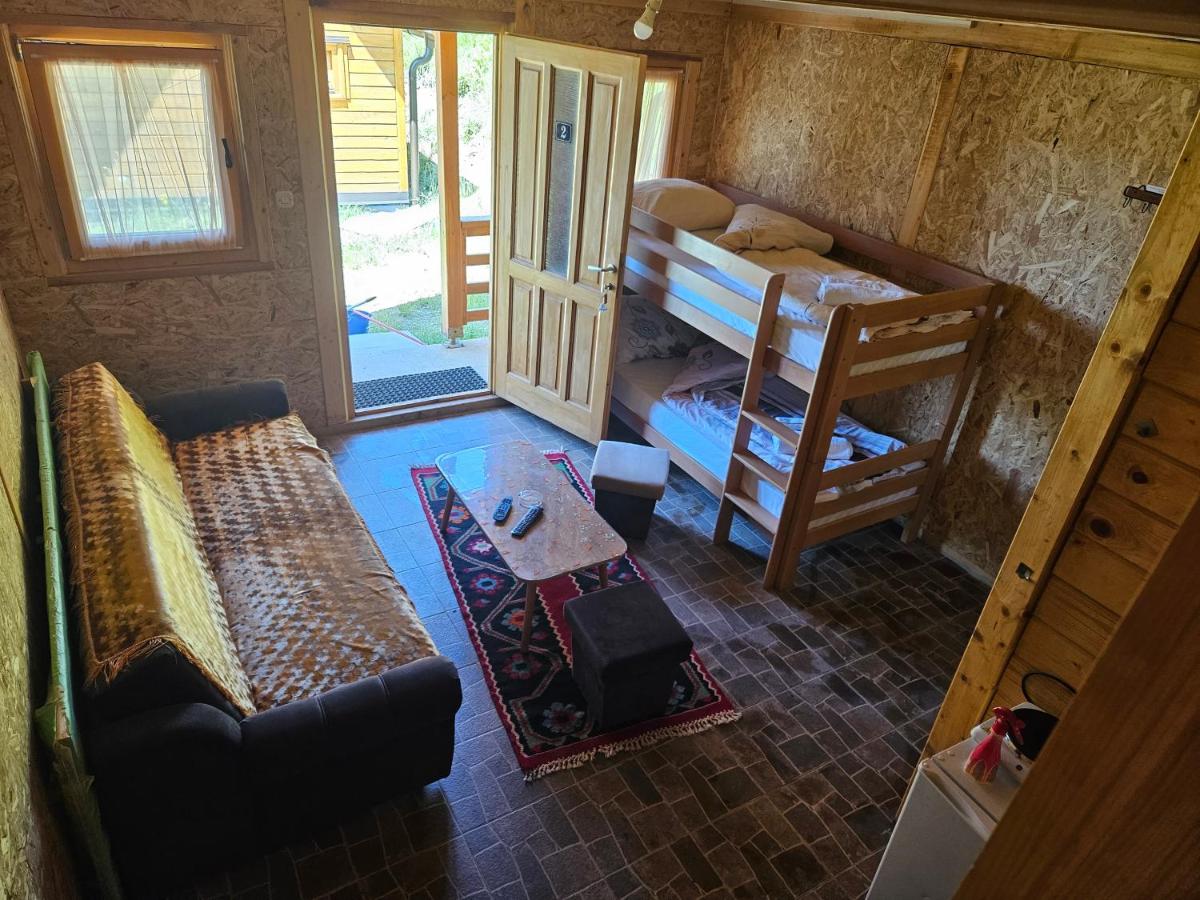 Camp Volujak - Housity