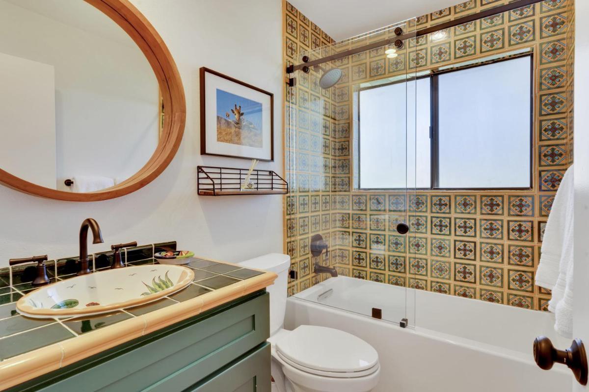 Fully Remodeled Modern Hacienda in La Quinta - Housity