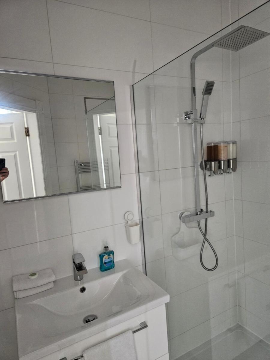 Langhouse Castle Bed and Breakfast - Housity