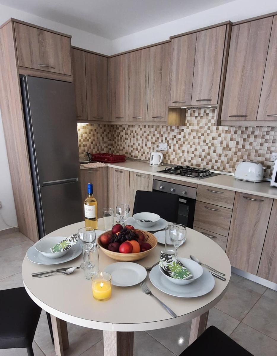 Side Sea View Porto Paolo C - Housity
