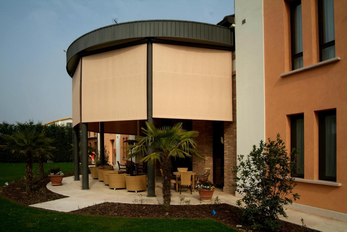 Hotel Ristorante Novecento - Housity