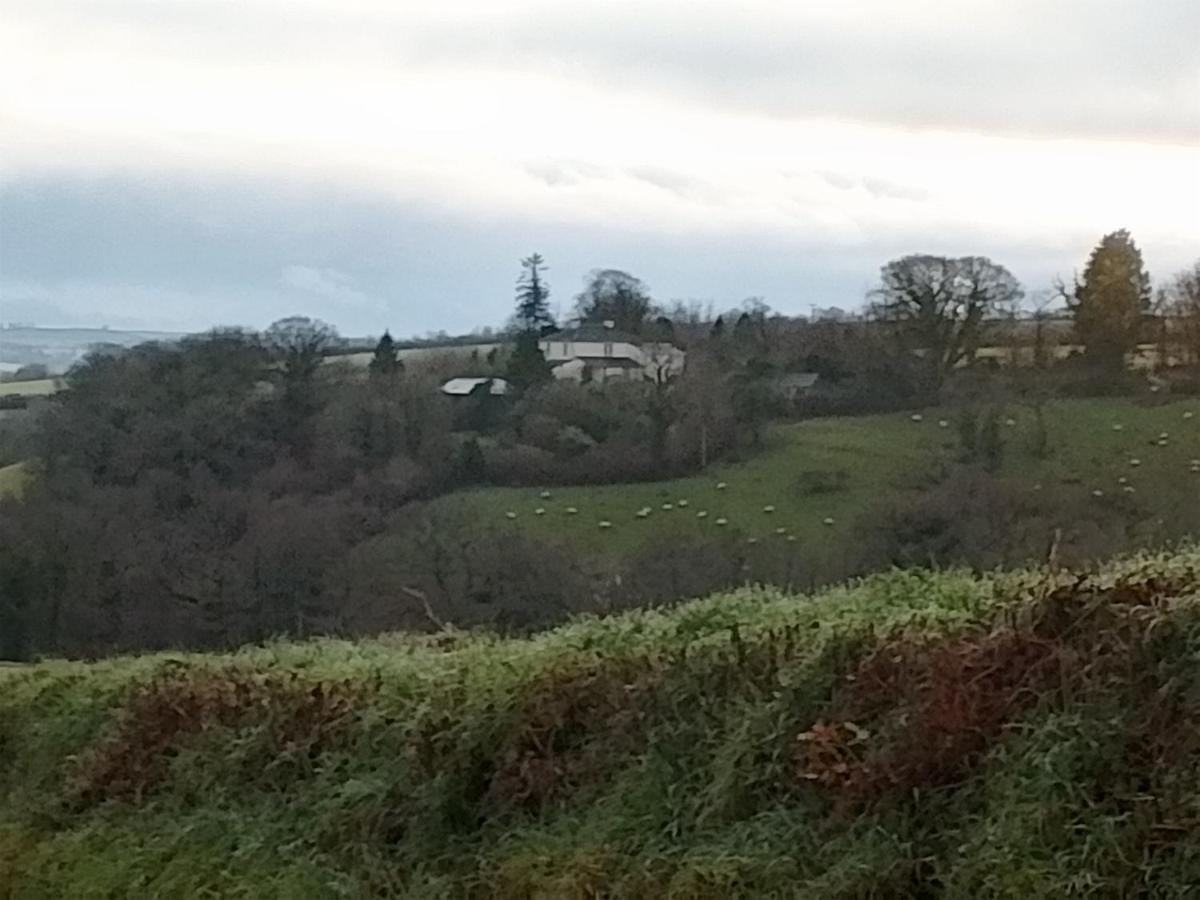 Headson Farmhouse - Housity
