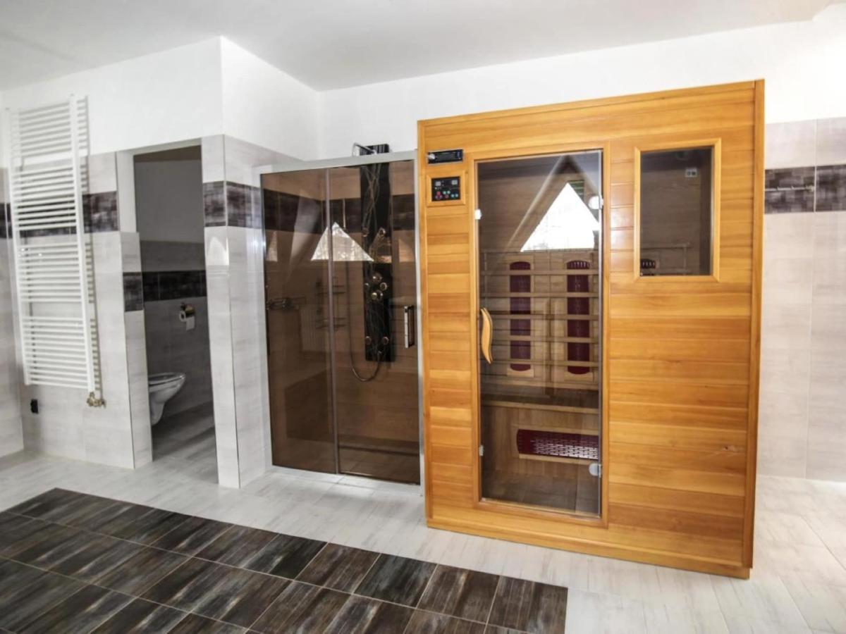 Villa in Moravia with hot tub - Housity