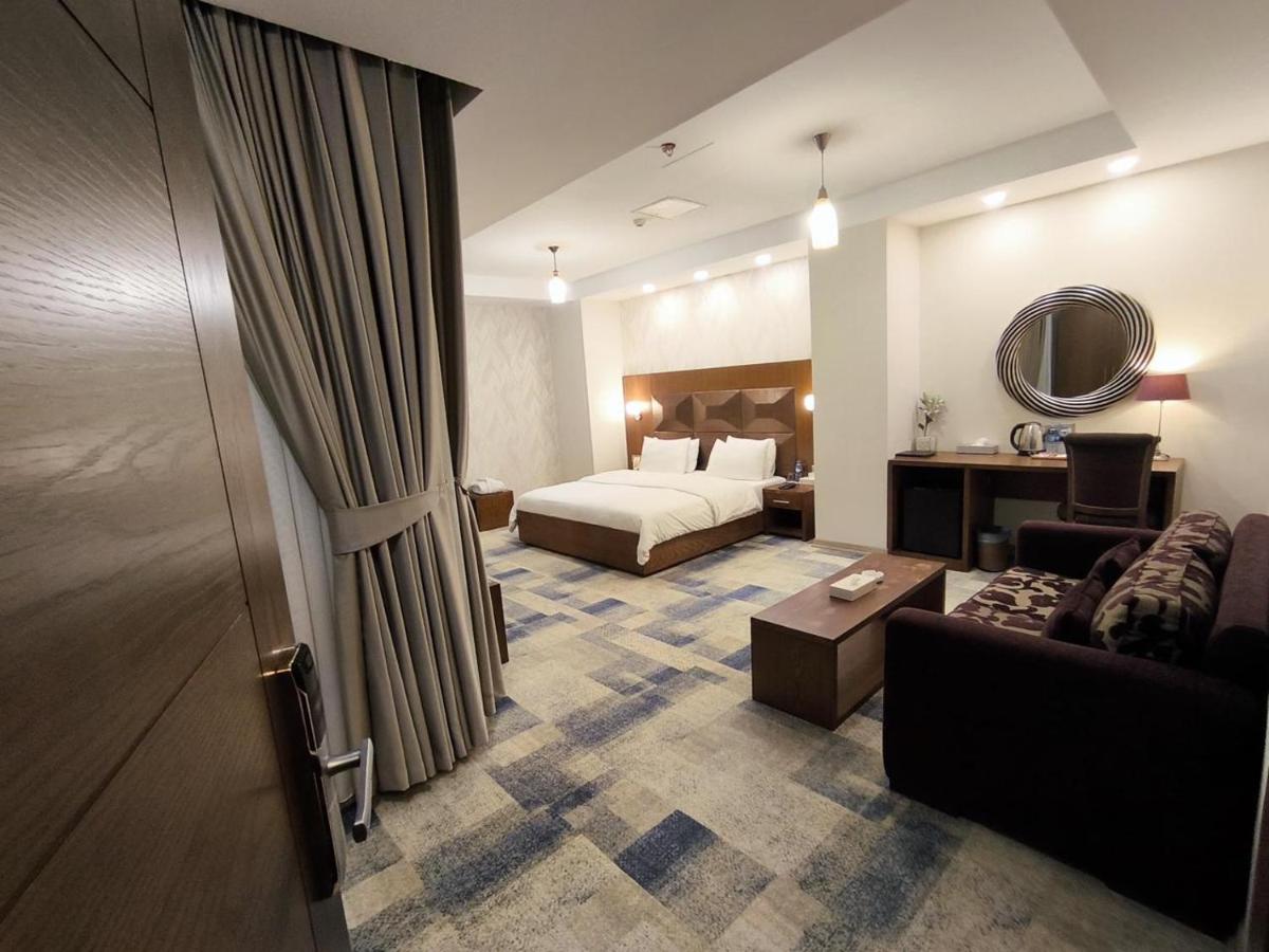 Fiori Hotel - Housity