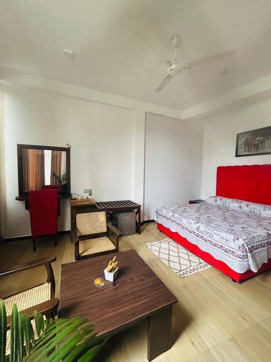White House Hotel Mirissa - Housity