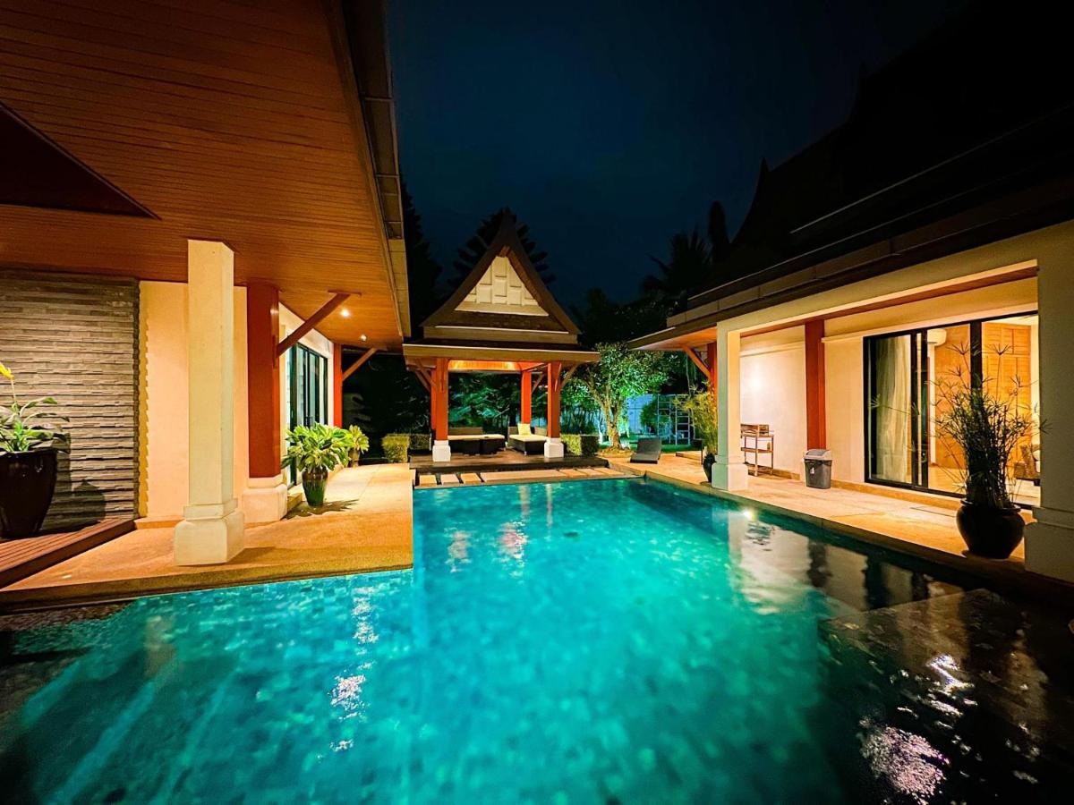 Champagne Pool Villa - Housity