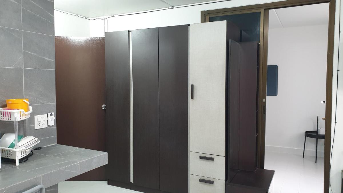 ห้องพักรายวัน เมืองทองธานี เรือนศรีตรัง - Housity