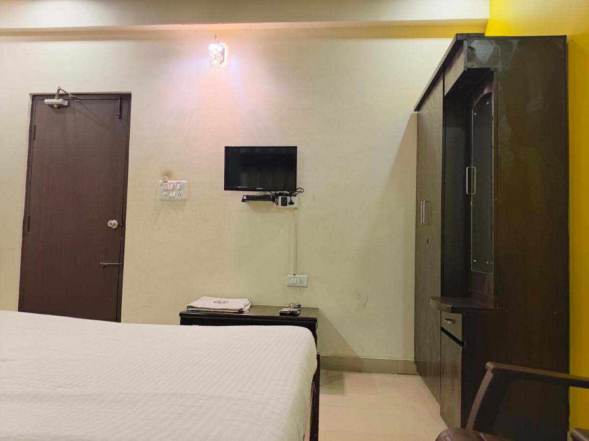 Adyah Comforts - Housity