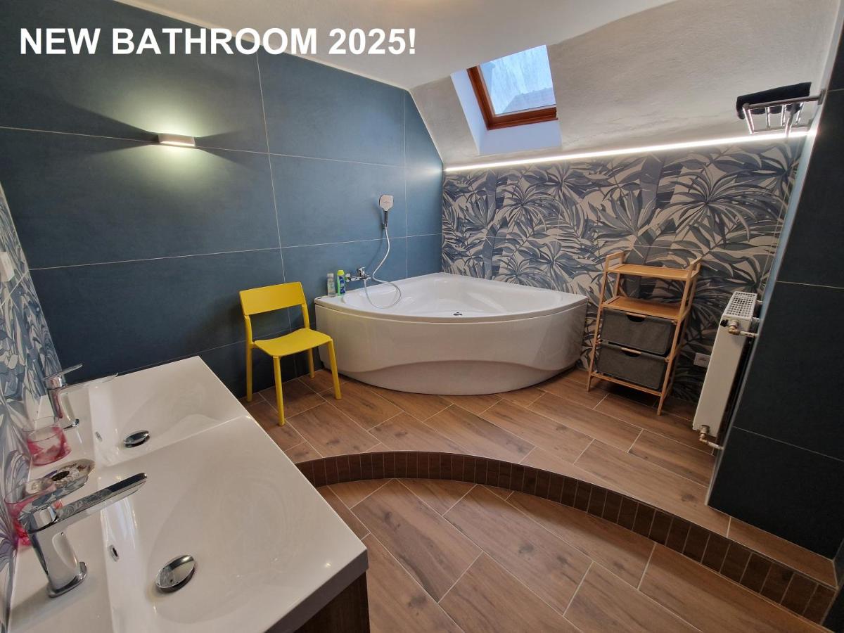 Amazing 5 bedroom house KRUMLOV 82 - 4 min walk to main square - Housity