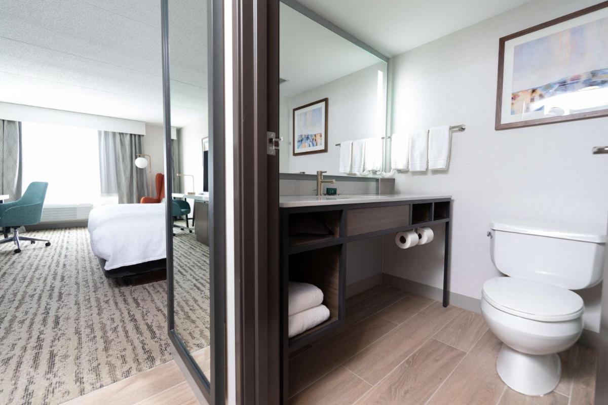Hilton Garden Inn Des Moines Airport - Housity