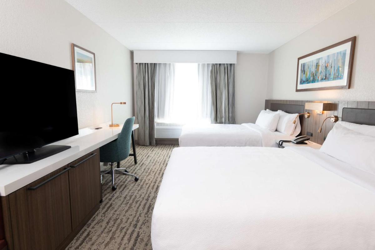Hilton Garden Inn Des Moines Airport - Housity