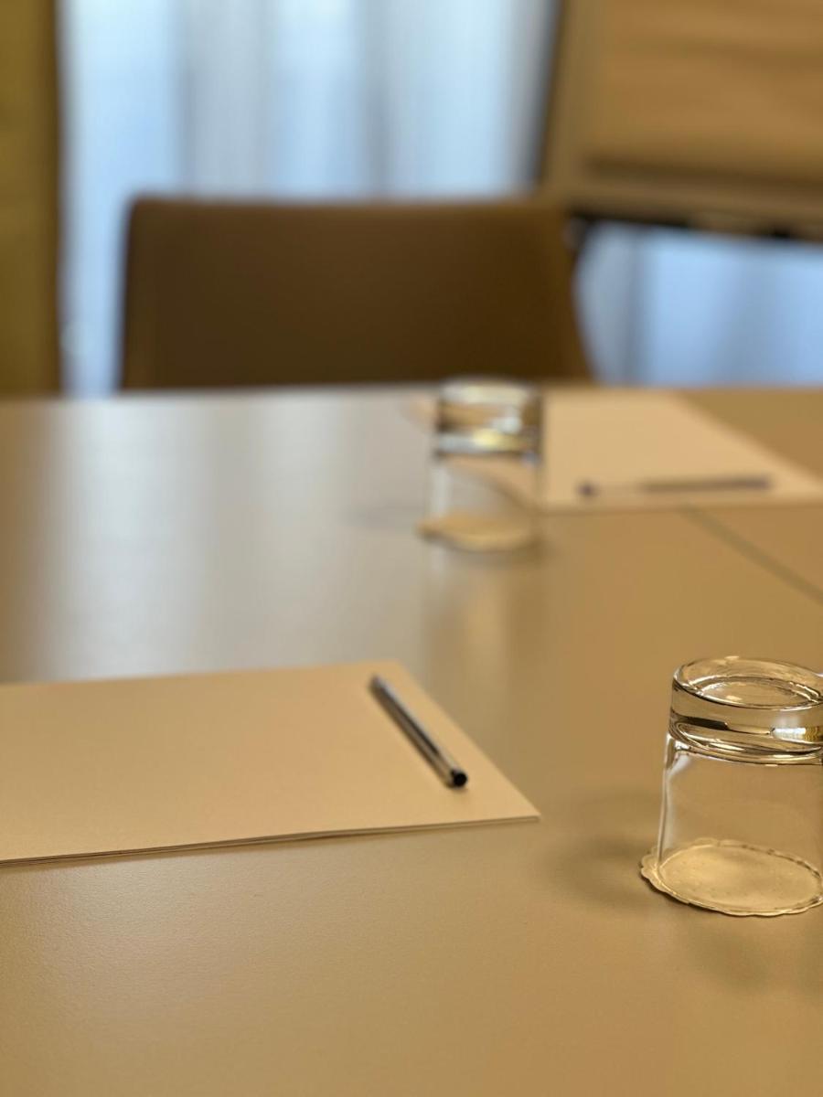 Espace de conférence ou salle de réunion dans l'établissement Hotel Locomo - Gare de Lyon Bastille