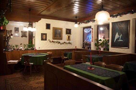 Pottensteiner Stuben Pension Gasthof - Housity