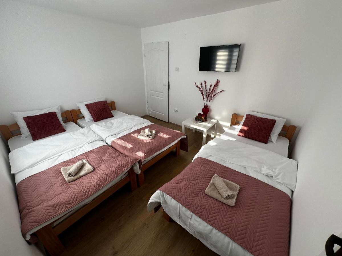 Konaciste Napredak - Housity