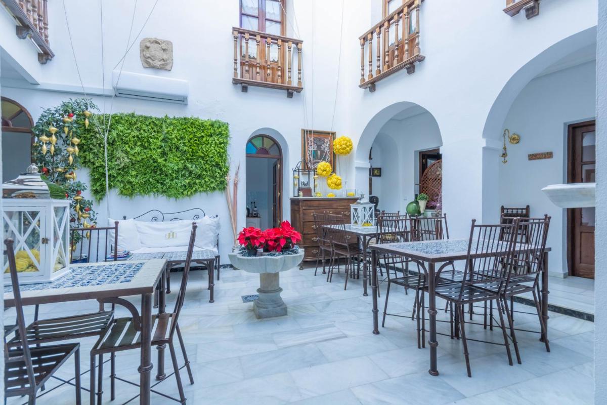 Hostel Mayflowers - Housity