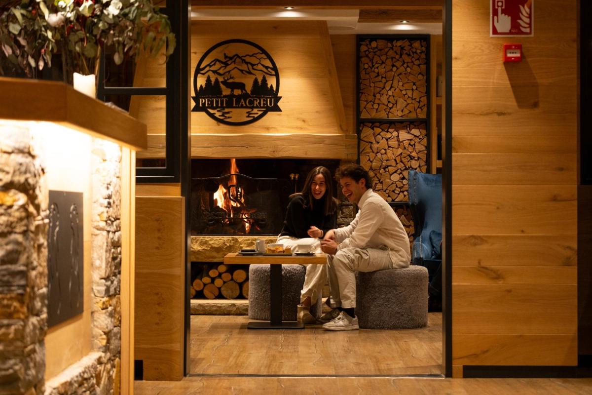 Clientes alojados en Hotel Petit Lacreu