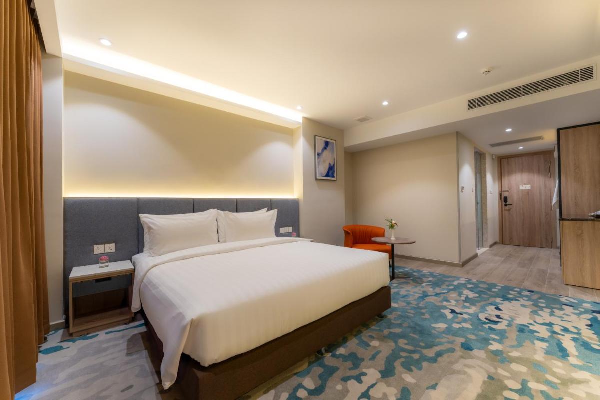 The Skye Phnom Penh Hotel & Apartments - Housity
