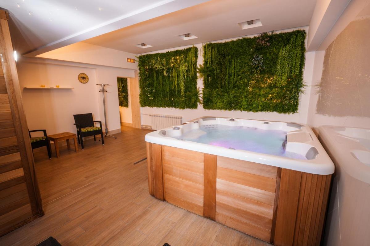 Hotel Monogram Park - Housity