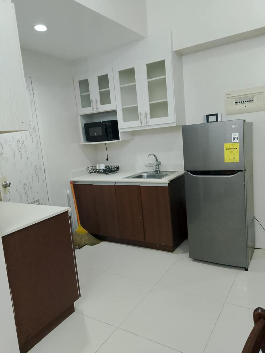 Roxas Blvd Stunning Studio Condo Near US Embassy - Housity