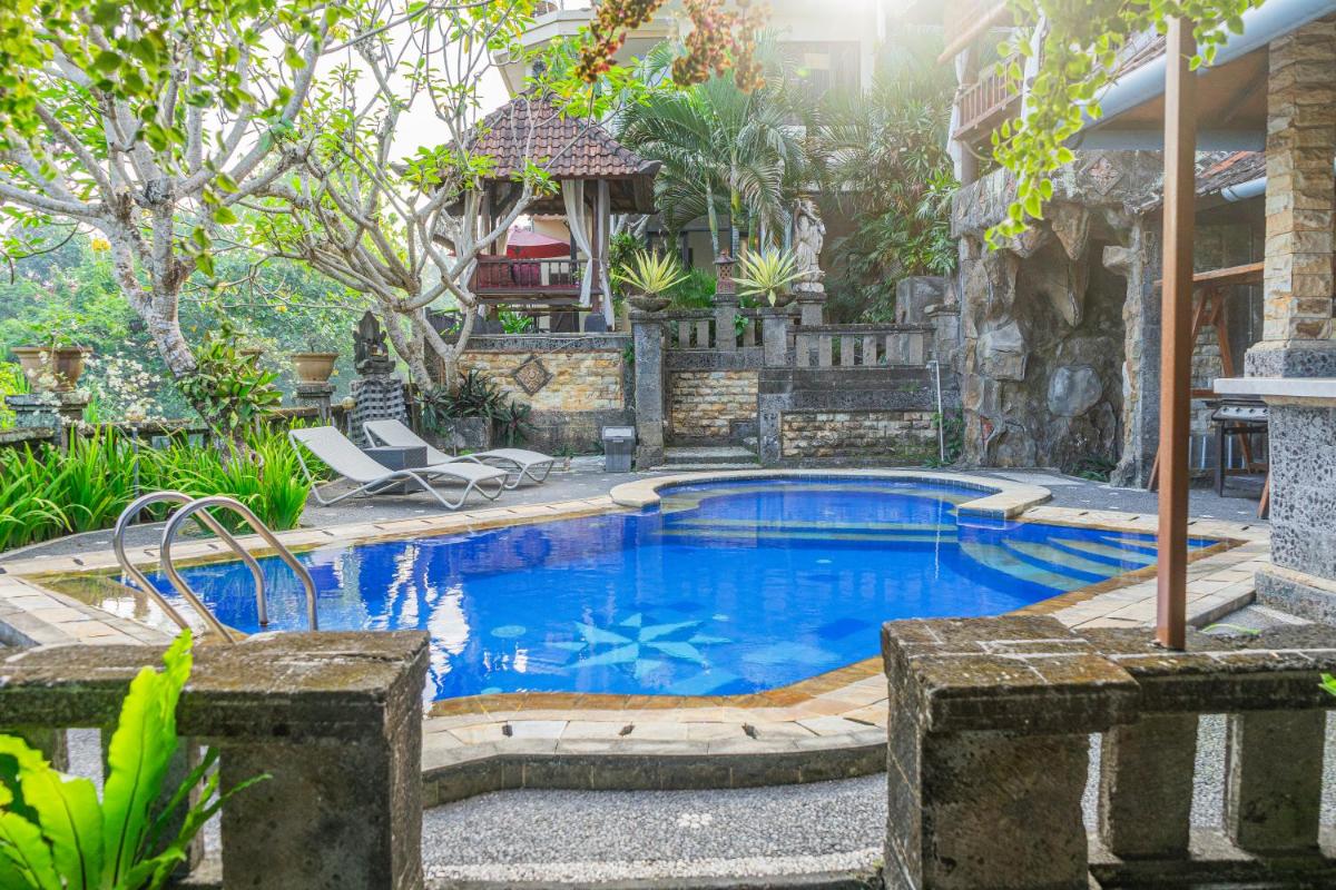 Griya Shanti Homestay - Housity