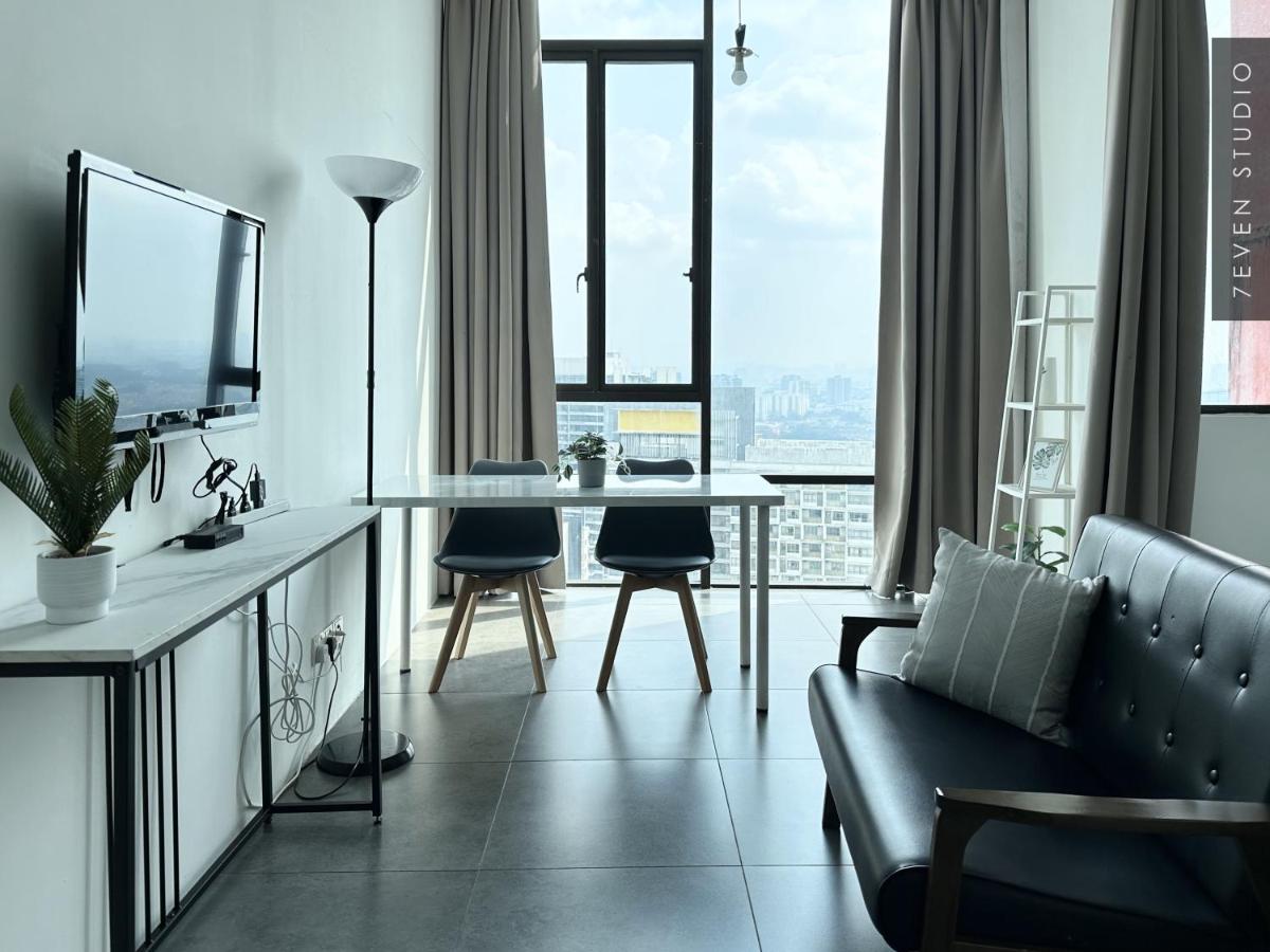 My Studio at Empire Damansara - Netflix provided - Housity