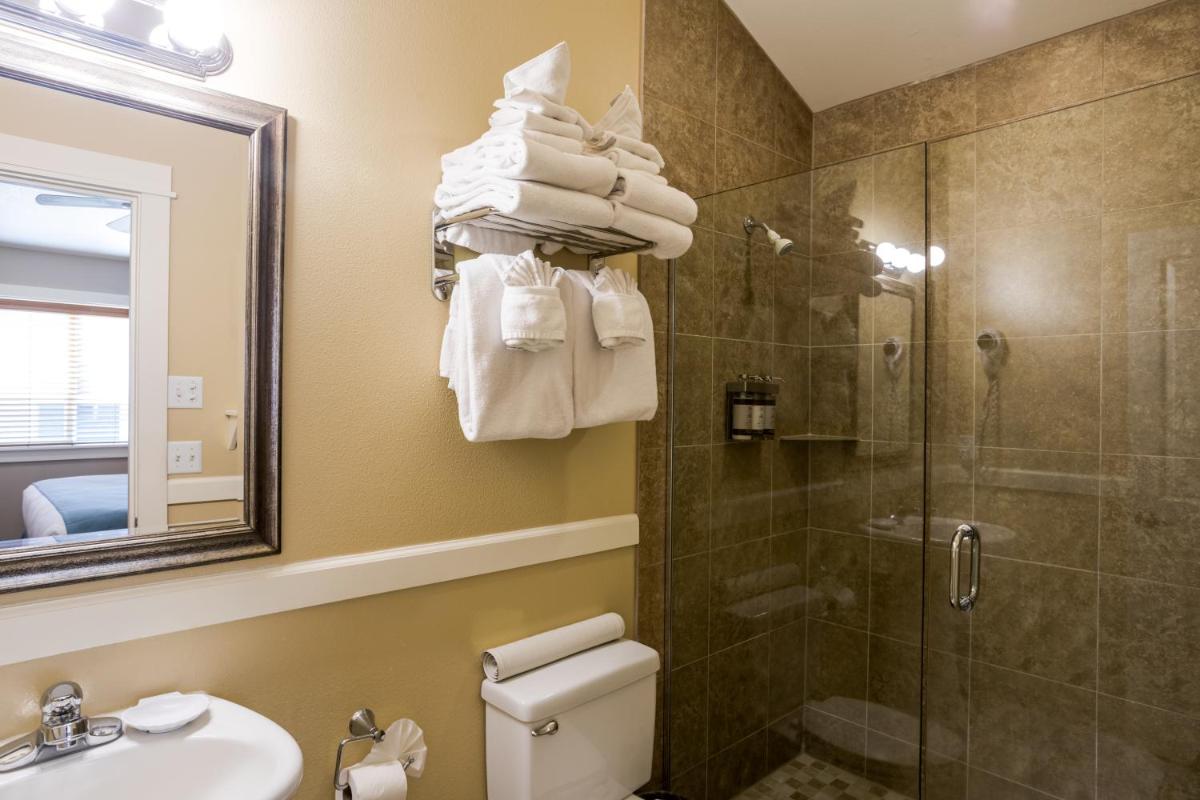 Lighthouse Inn - Housity