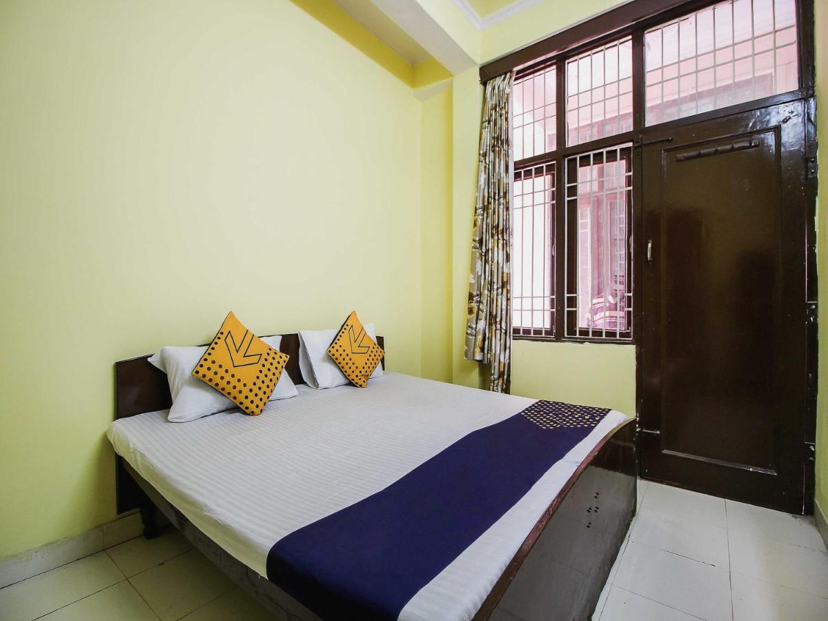 Collection O Hotel Kavya Guest House - Housity