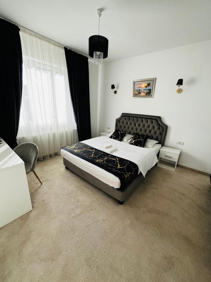 COCHET BOUTIQUE - Housity