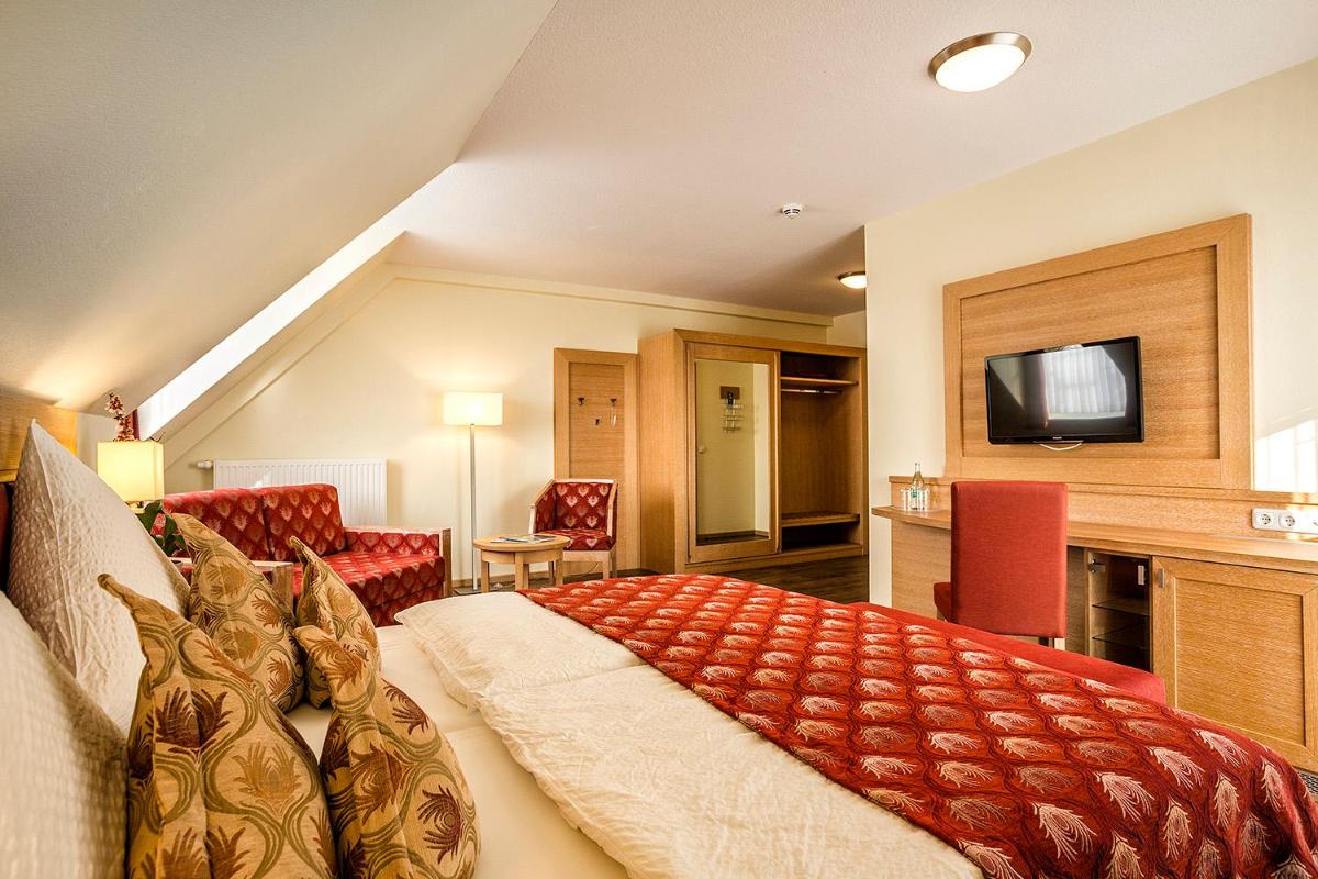Hotel Neuwarft - Housity