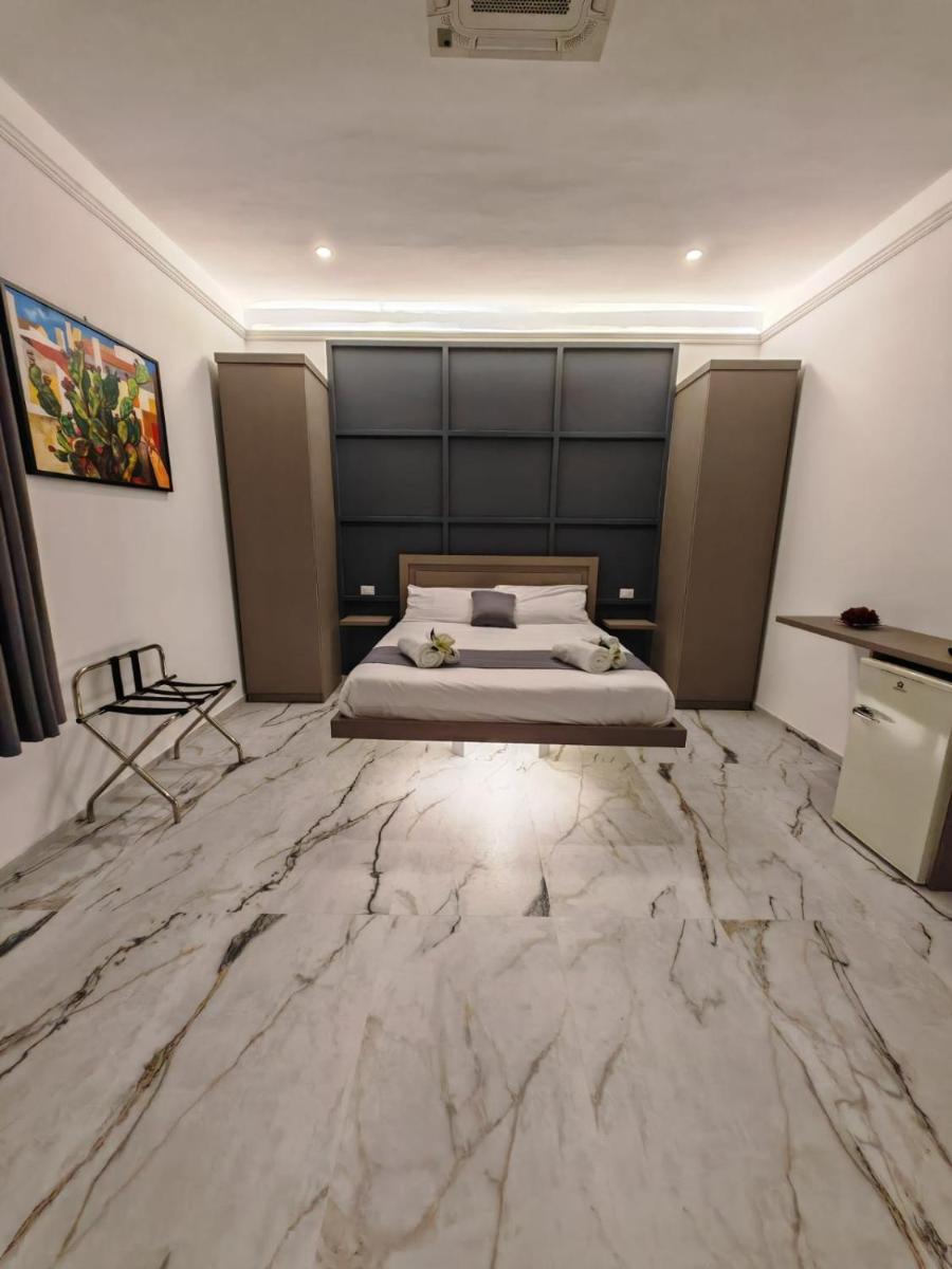 MikAle Luxury Rooms - Housity