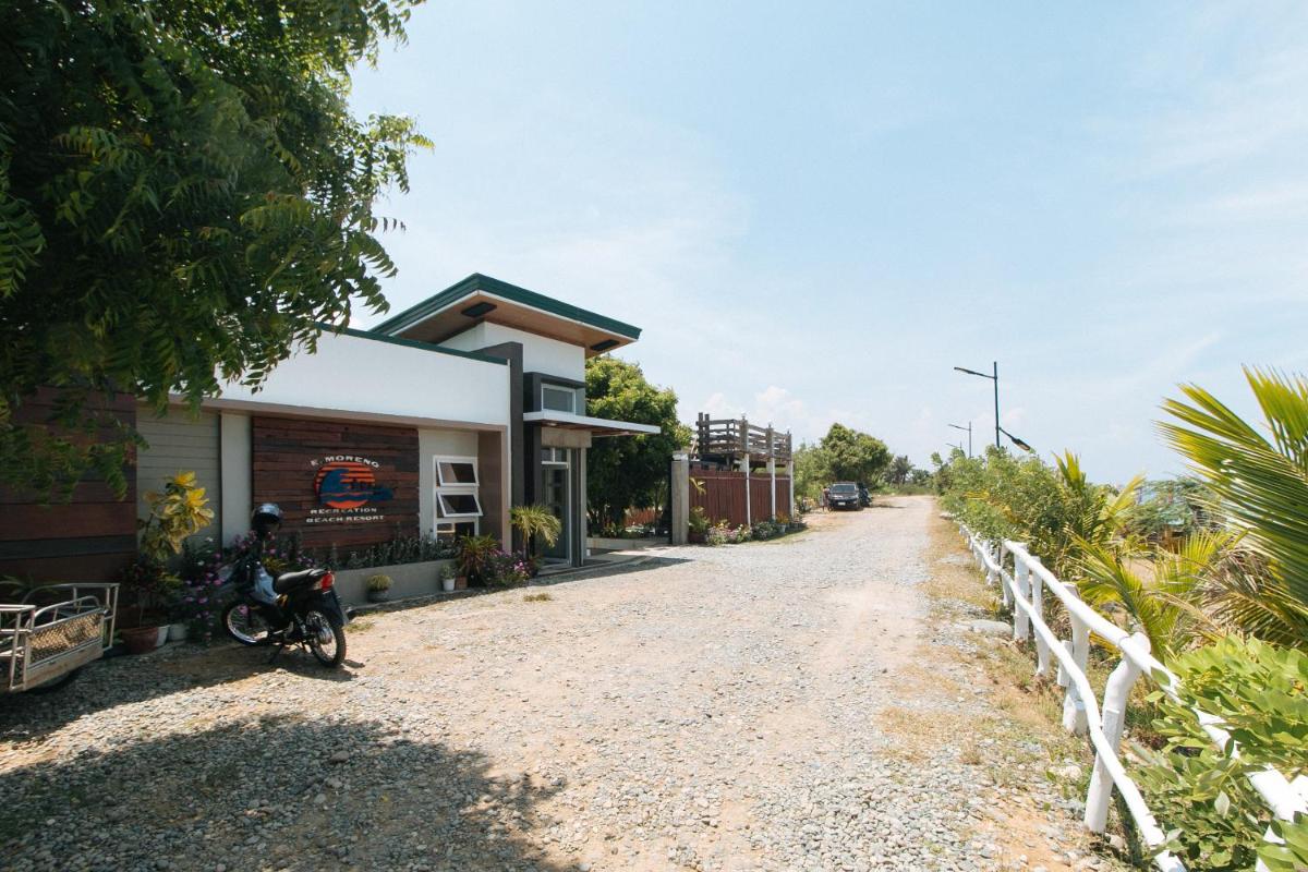 E. Moreno Recreation Beach Resort Ilocos Sur - Housity