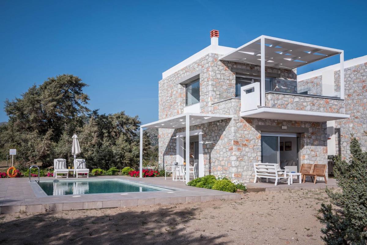 Cedar Bay Beachside Villas - Housity