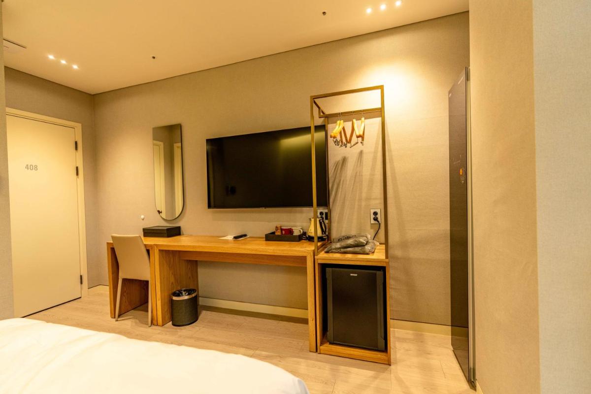 Lagobaum Hotel - Housity