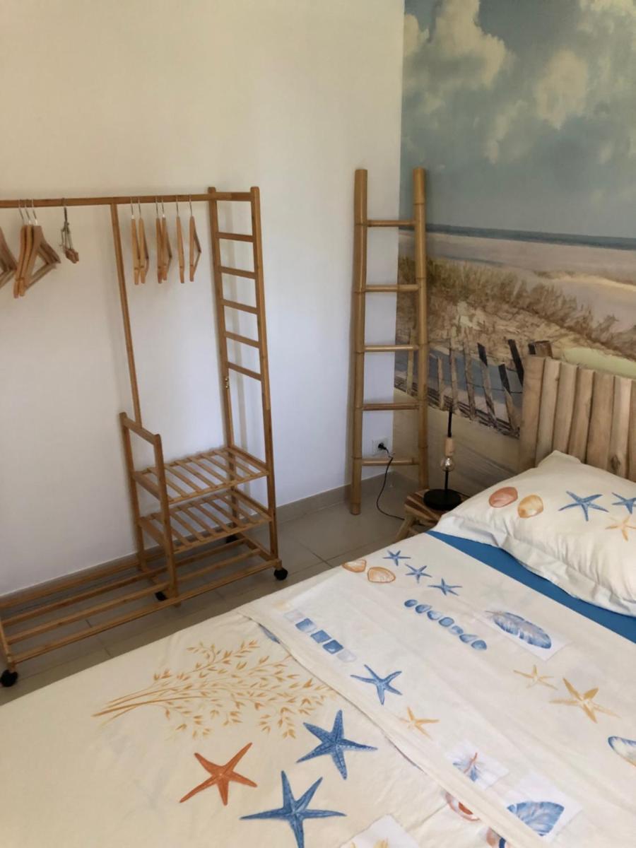 Halte Vintage. A l’ombre du saule. - Housity