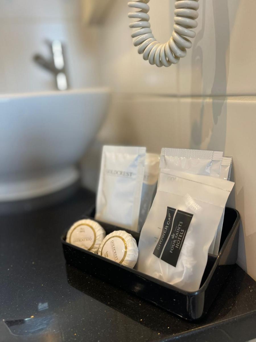 Four Saints Brig Y Don Hotel - Housity