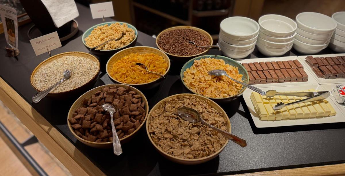 Comida en o cerca de este hotel