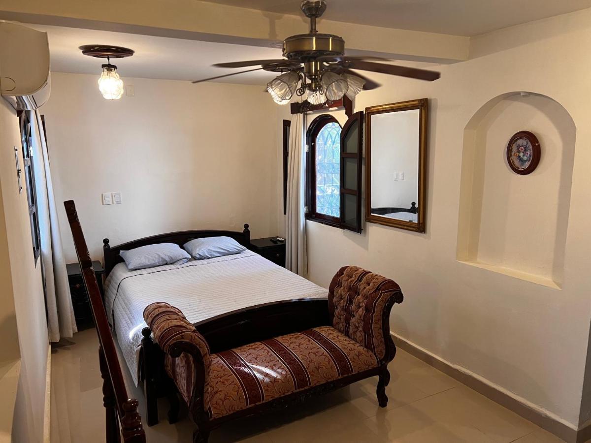 River Blue Hotel - Housity
