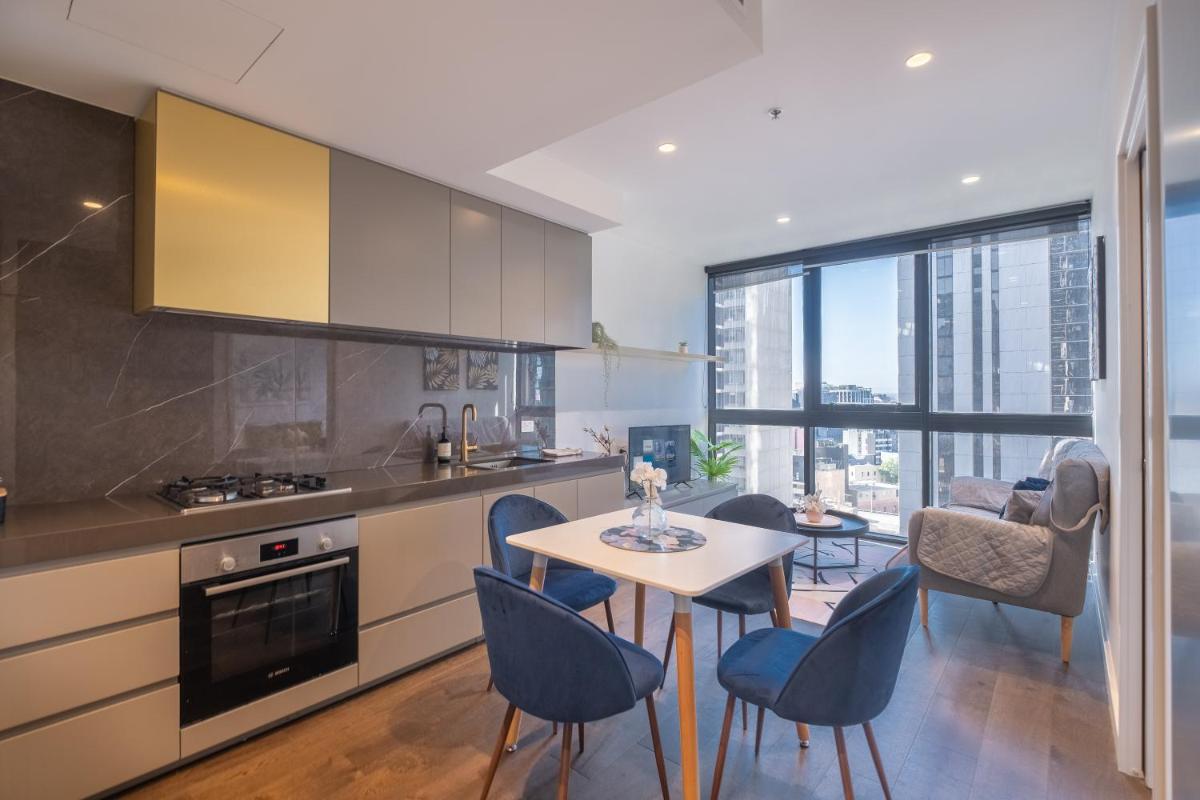 Relaxed 1br1ba City View Apt Wifi In Cbd - Housity
