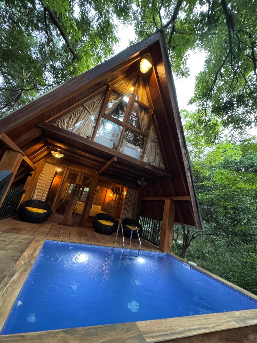 Habarana Tree house Mutu village - Housity